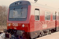 DSB MR 4001/4002 photographed at the railway station in Fredericia when it was presented to the public.7. April 1978.  The MR class was purchased from 1978 to 1985 in a number of 98. The first 30 were built by Uerdingen in Germany, the rest by Scandia in Denmark. Dieselhydraulic Deutz engine. 325 hp. Max speed 120 km/h - 75 mph. Length each unit 22 335 mm. Weight 34,5 metric tonnes. One trainset consists of two units. In 1995 - 1997 renovated and painted in a white/red colourscheme. Increased max. speed to 130 km/h - 81 mph. MR 2002 was in 2000 renumbered to MR 4043.